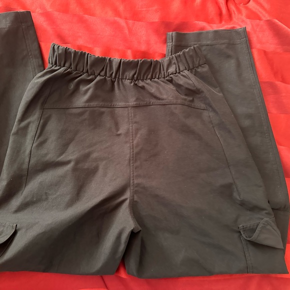 Lululemon Light Utilitech Cargo Pocket High Rise Pant - Picture 4 of 4
